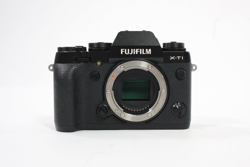 Fujifilm XT1 Digital Mirrorless Camera Body with Shutter Count 9,715