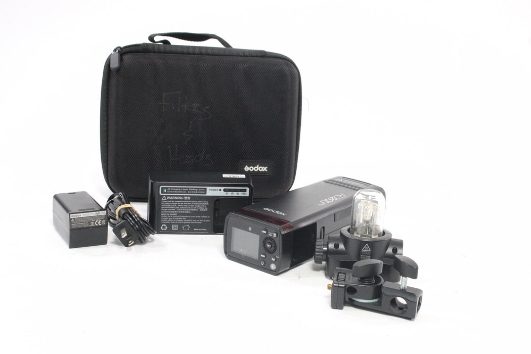 Godox AD200Pro (Full Kit)