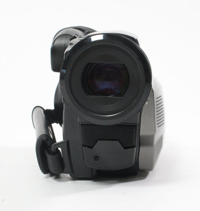 Hitachi VM-E545ELA 8mm Video Camcorder
