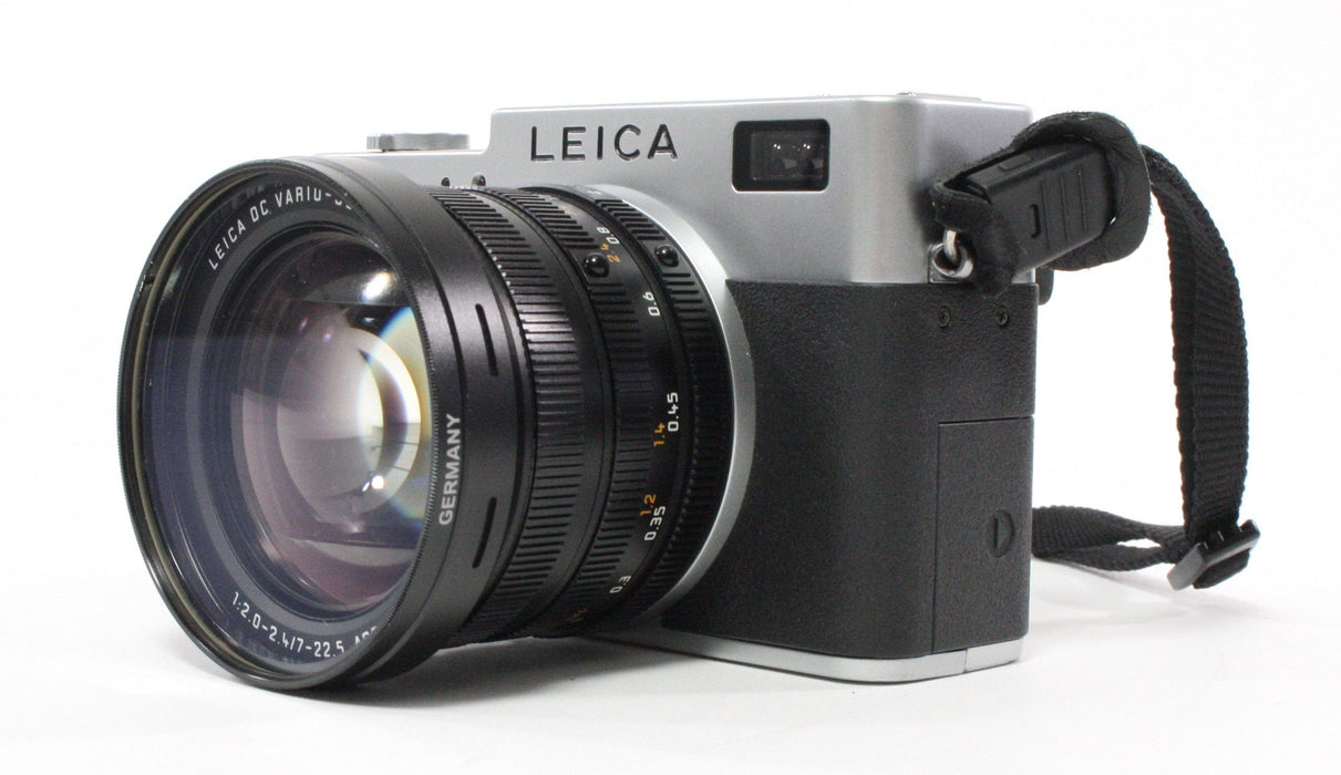 Leica Digilux 2 5mp with 28-90mm f/2.0-2.4 Fixed Lens
