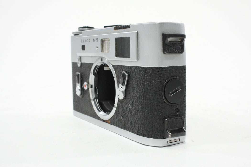 Leica M5 35mm Rangefinder Camera with built-in TTL includes Case