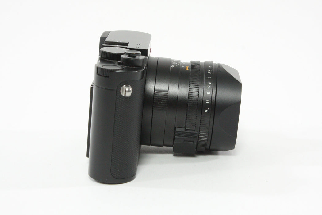 Leica Q3 Compact Full Frame Camera with 28mm f1.7 Summilux Lens - Model 19-080