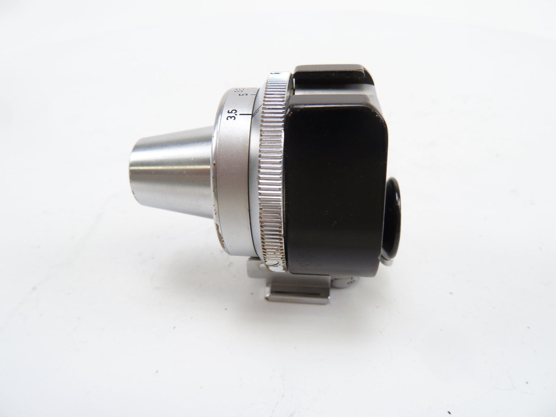 Leica Universal Viewfinder 35-135 Black and Chrome VI00H