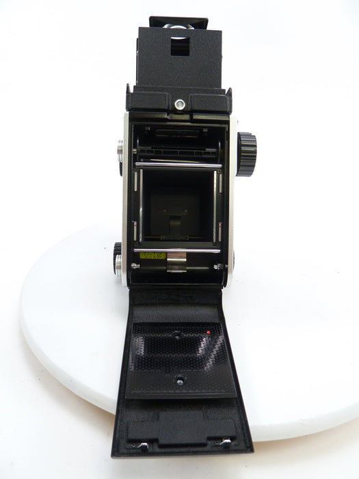 Mamiya C220 Camera Outfit with 80MM F2.8 Blue Dot Lens