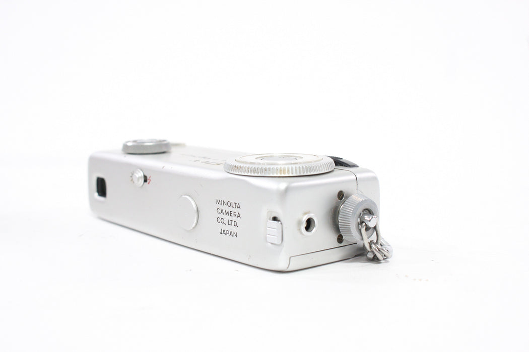 Minolta-16 MG Submianiture Camera