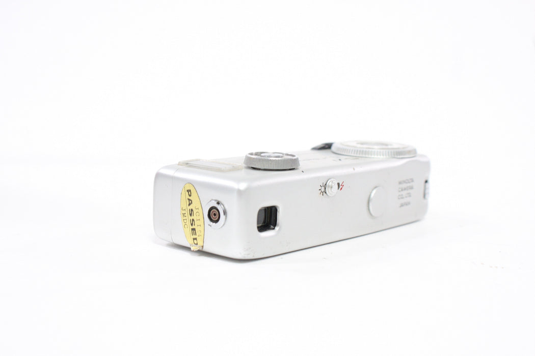Minolta-16 MG Submianiture Camera