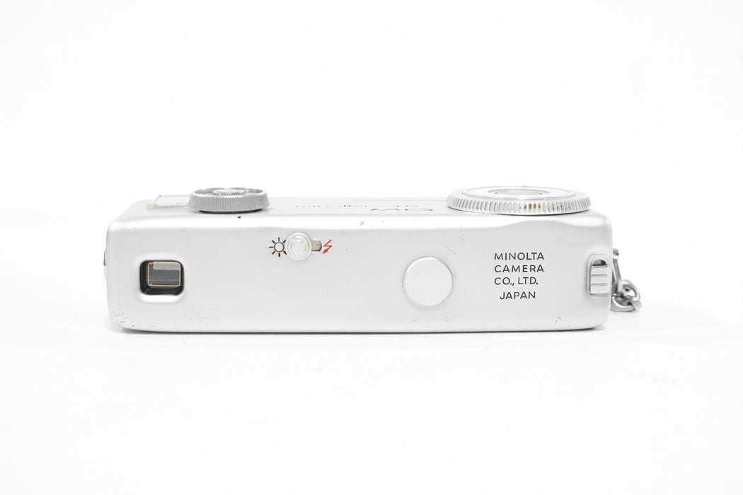 Minolta-16 MG Submianiture Camera
