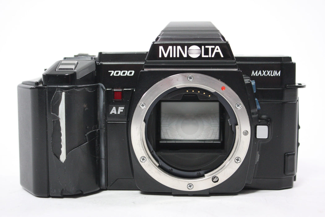 Minolta 7000 Maxxum 35mm SLR Camera with Minolta 35-70mm f/4 Maxxum Lens