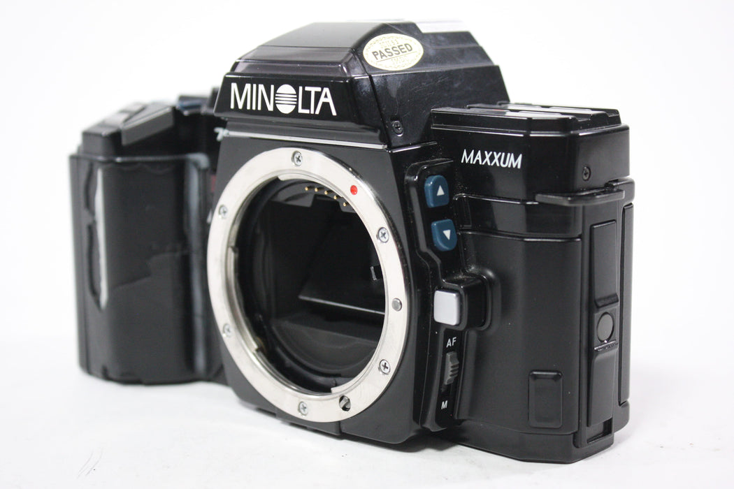 Minolta 7000 Maxxum 35mm SLR Camera with Minolta 35-70mm f/4 Maxxum Lens