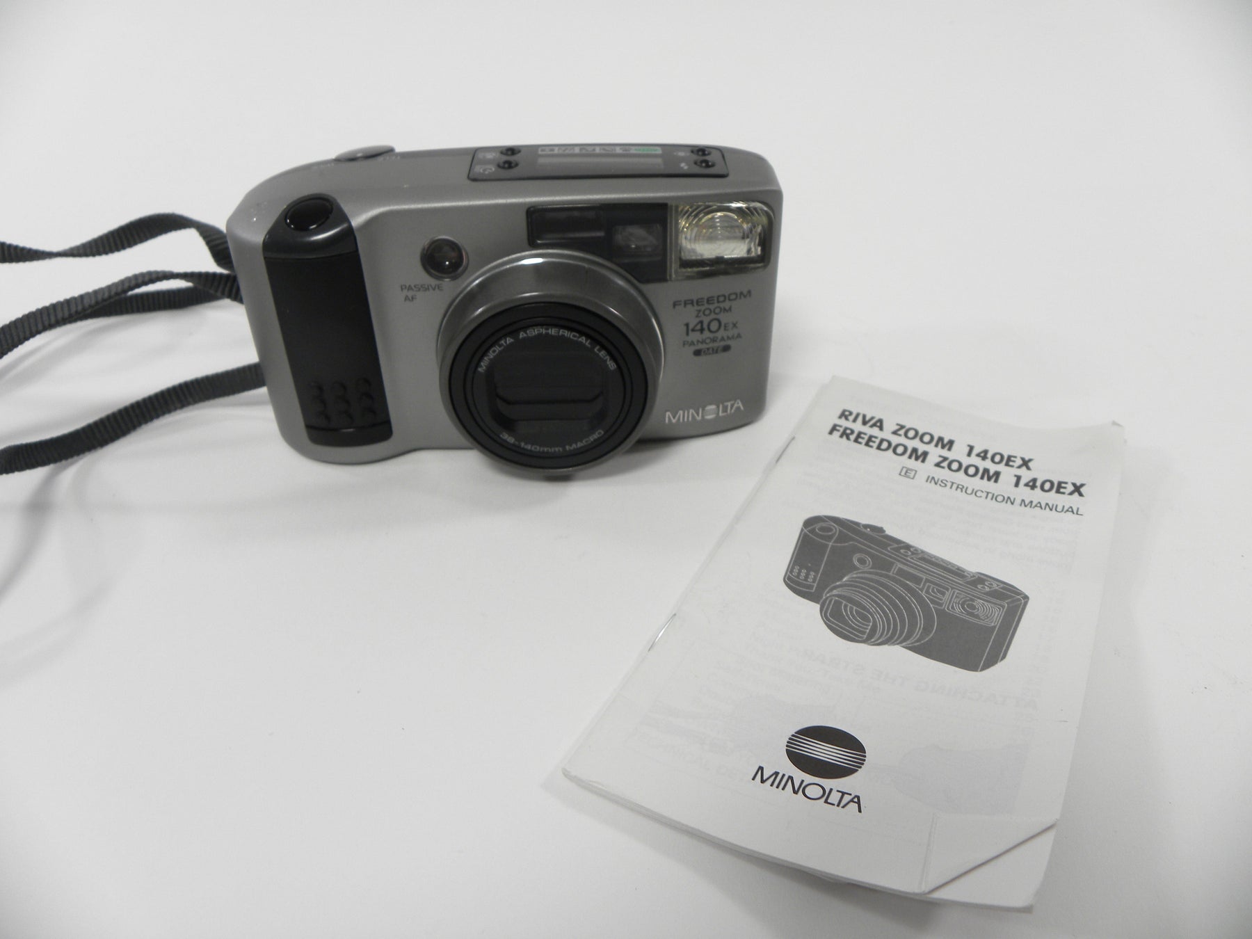Minolta Freedom Zoom 140ex Panorama Date 35mm Camera