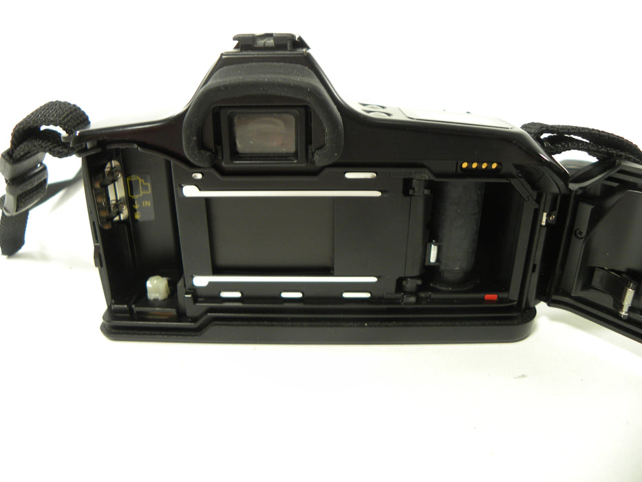 Minolta Maxxum 3000i 35mm SLR w/Sigma Zoom MC 135mm f3.5-4.5