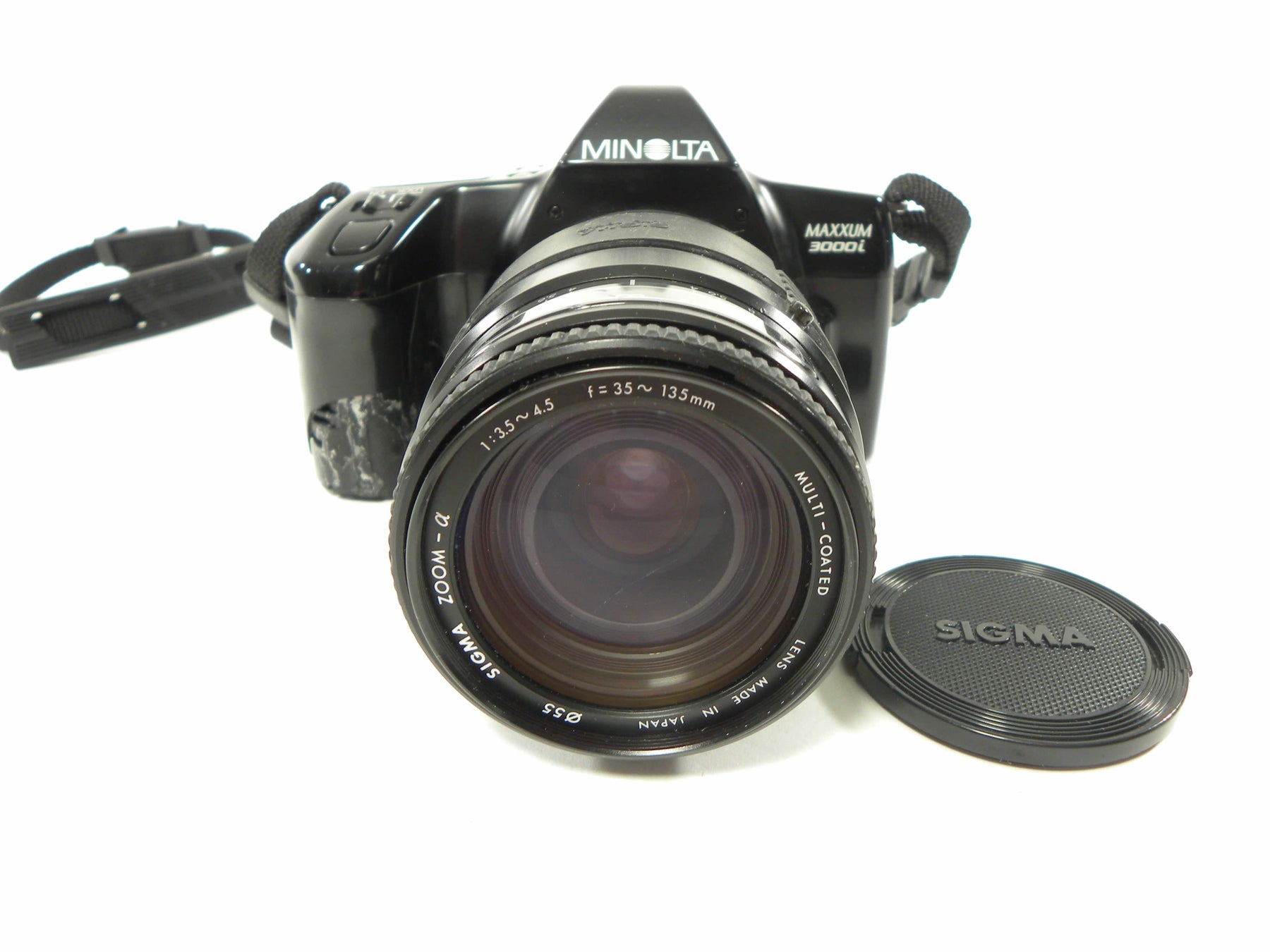 Minolta Maxxum 3000i 35mm SLR w/Sigma Zoom MC 135mm f3.5-4.5