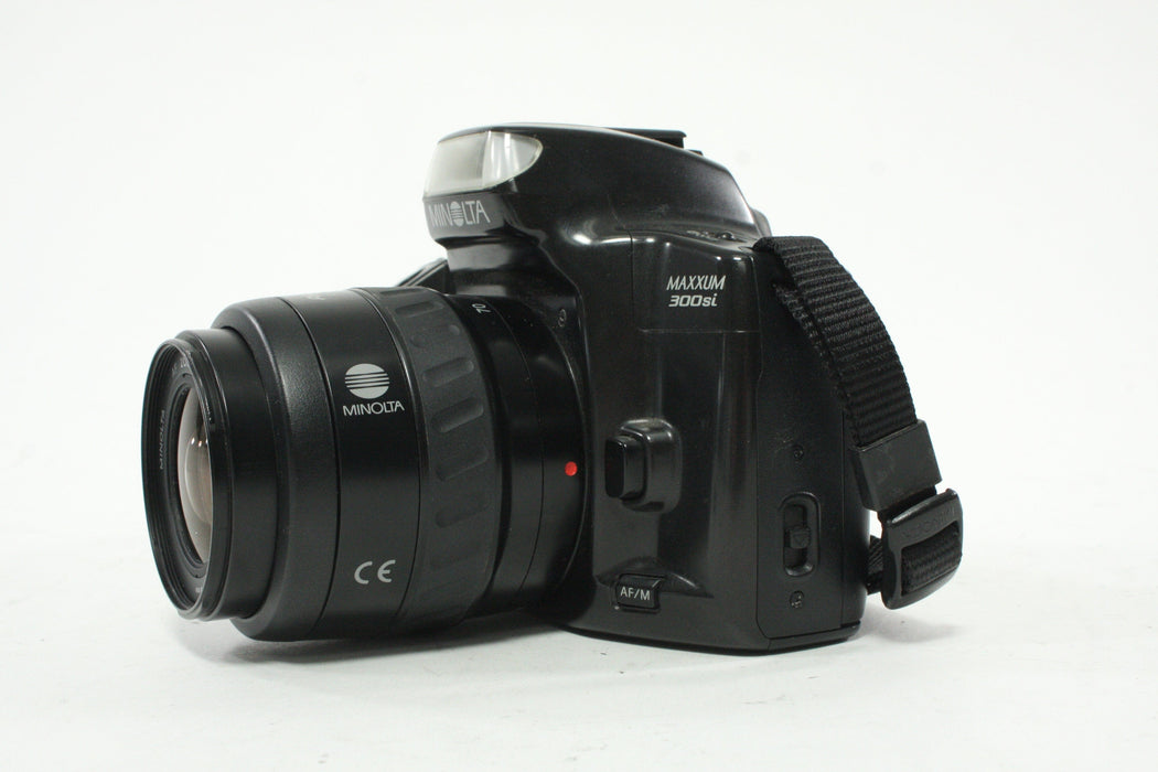 Minolta Maxxum 300si SLR Camera with 35-70mm f/3.5-4.5 Lens