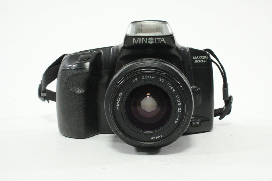 Minolta Maxxum 300si SLR Camera with 35-70mm f/3.5-4.5 Lens