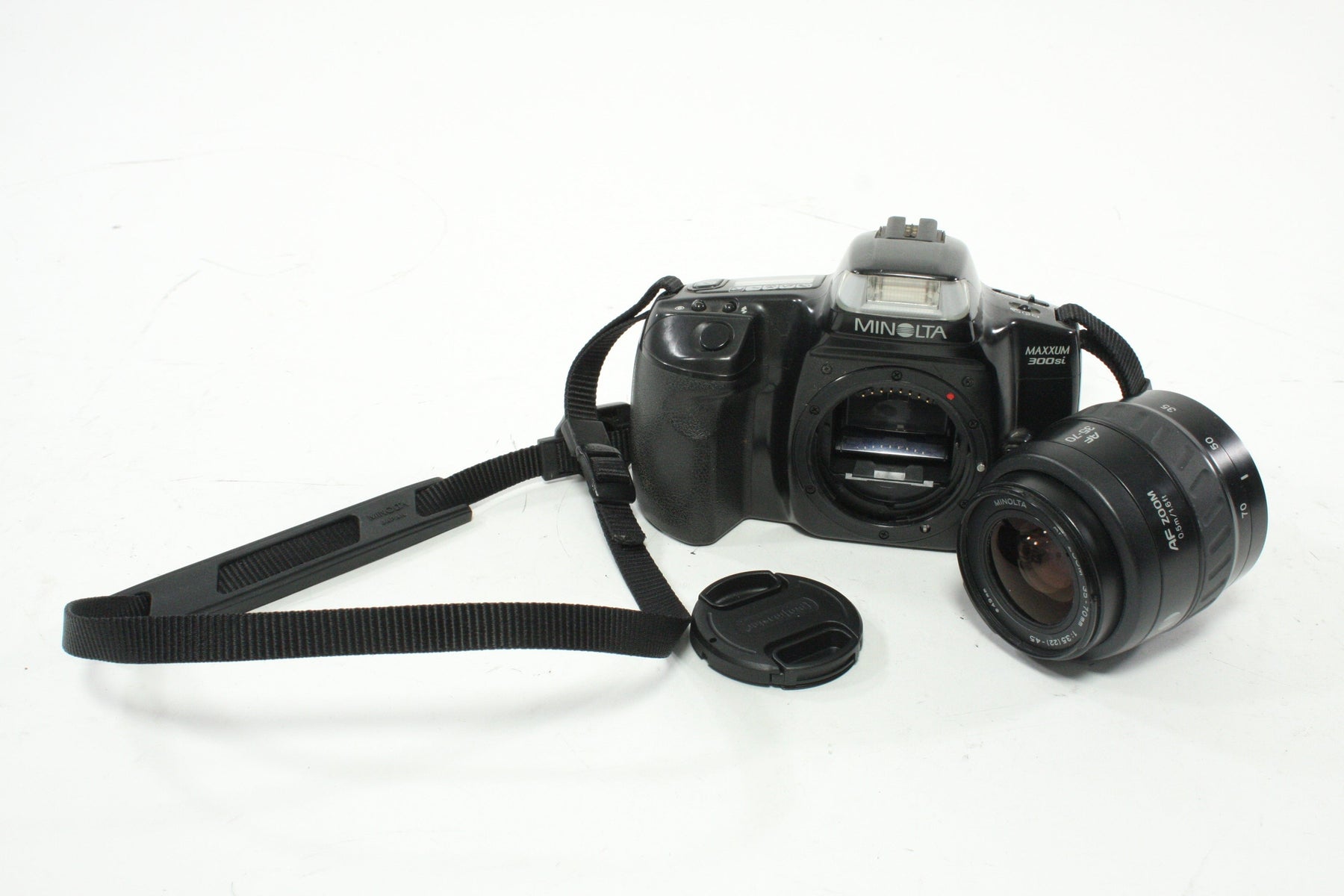Minolta Maxxum 300si SLR Camera with 35-70mm f/3.5-4.5 Lens