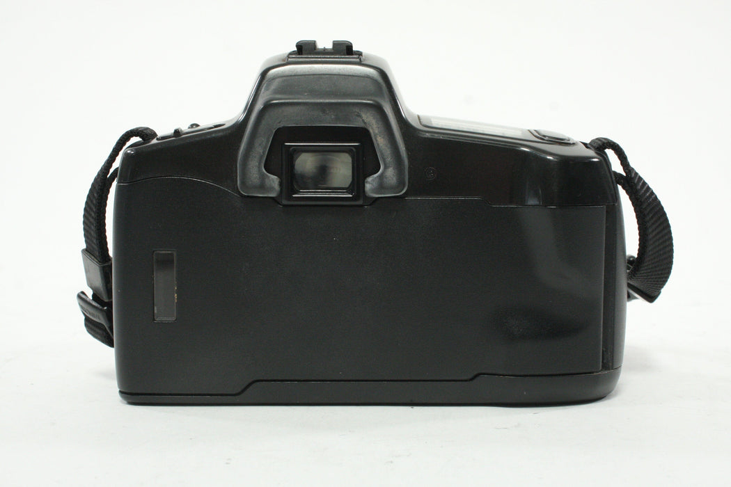 Minolta Maxxum 300si SLR Camera with 35-70mm f/3.5-4.5 Lens