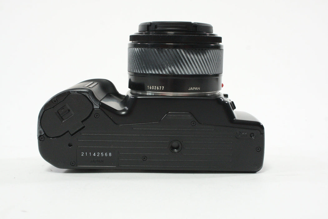 Minolta Maxxum 3Xi 35mm SLR Camera with 50mm f/1.7 Lens