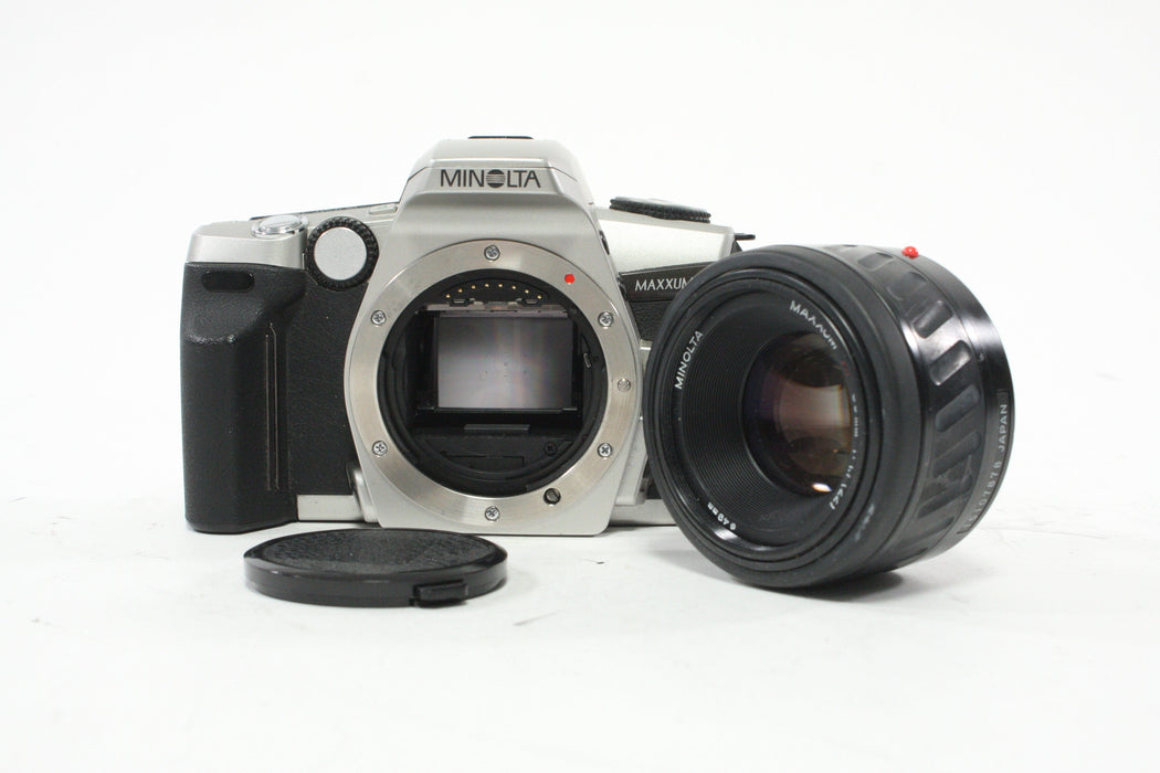 Minolta Maxxum 5 35mm SLR Camera with 50mm f/1.7