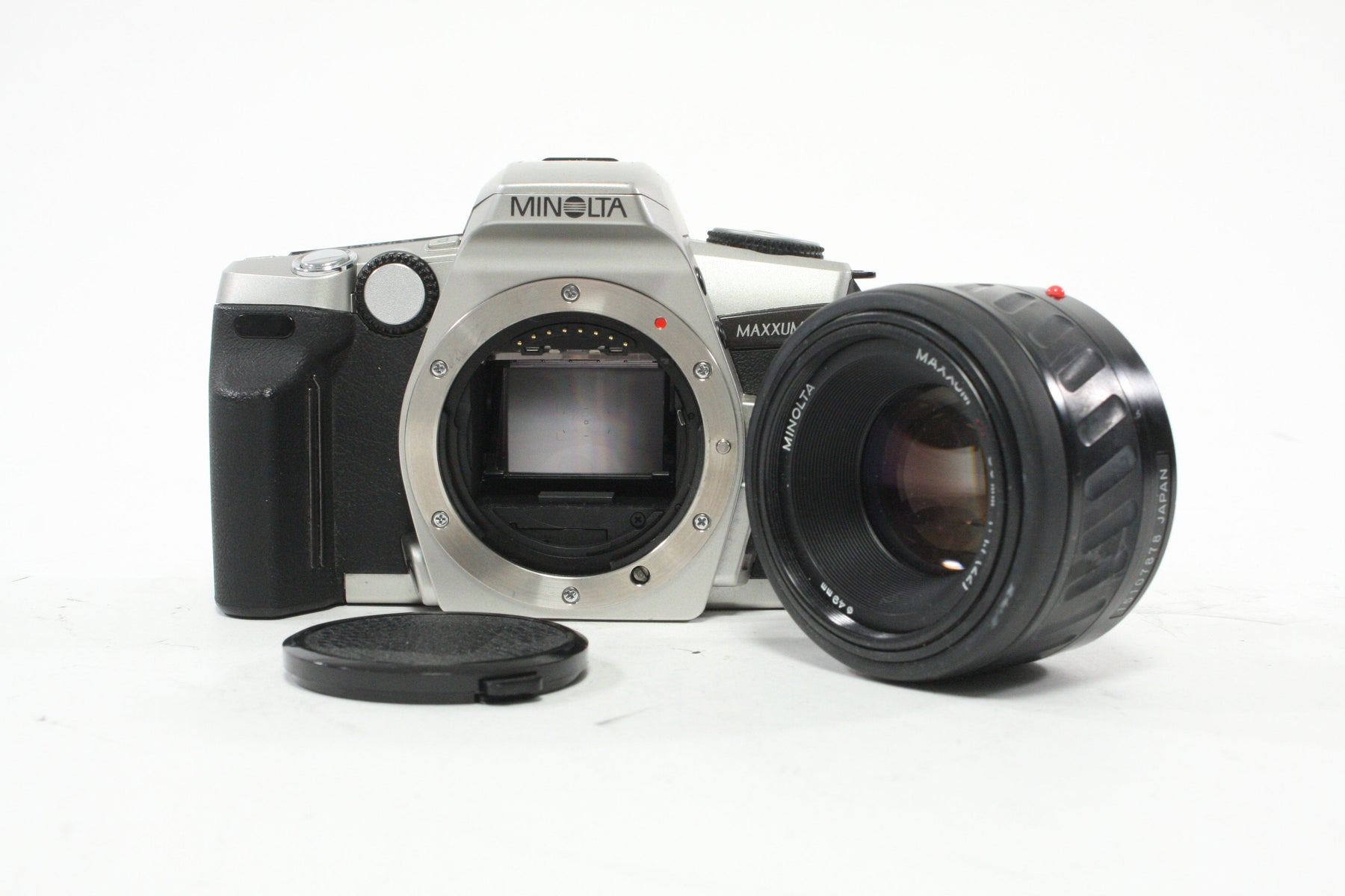Minolta Maxxum 5 35mm SLR Camera with 50mm f/1.7
