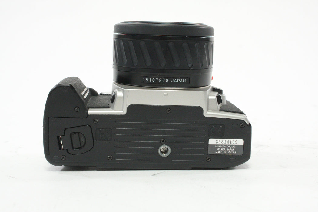 Minolta Maxxum 5 35mm SLR Camera with 50mm f/1.7