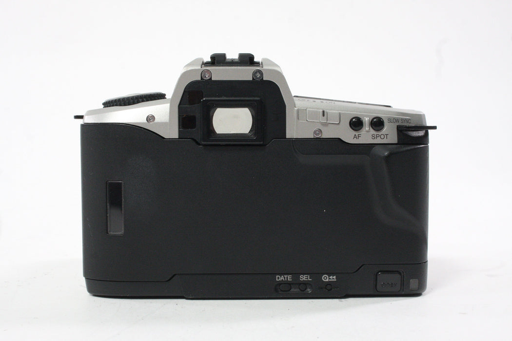 Minolta Maxxum 5 35mm SLR Camera with 50mm f/1.7 Lens
