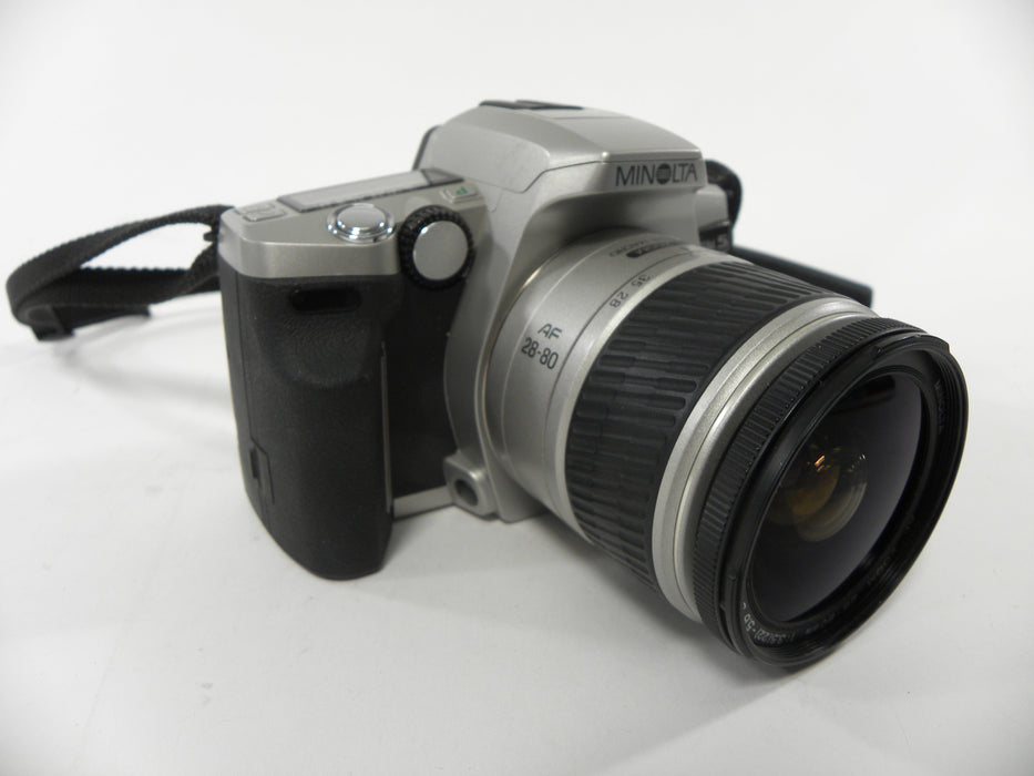 Minolta Maxxum 5 35mm SLR w/AF Zoom 28-80mm f3.5-5.6D