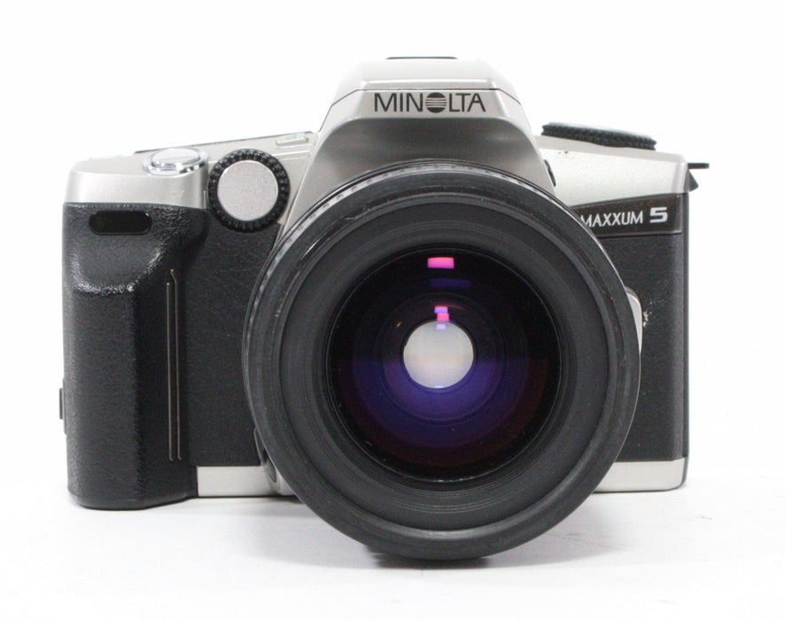Minolta Maxxum 5 with Tamron AF 35-90mm f/4-5.6 lens