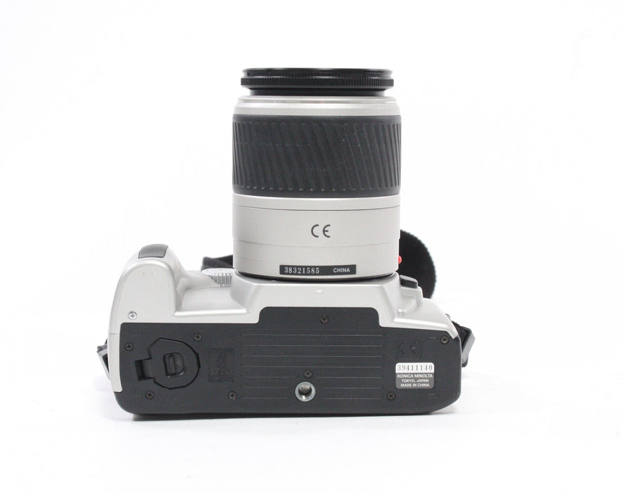 Minolta Maxxum 50 35mm Camera with 28-100mm f/3.5-5.6 Lens