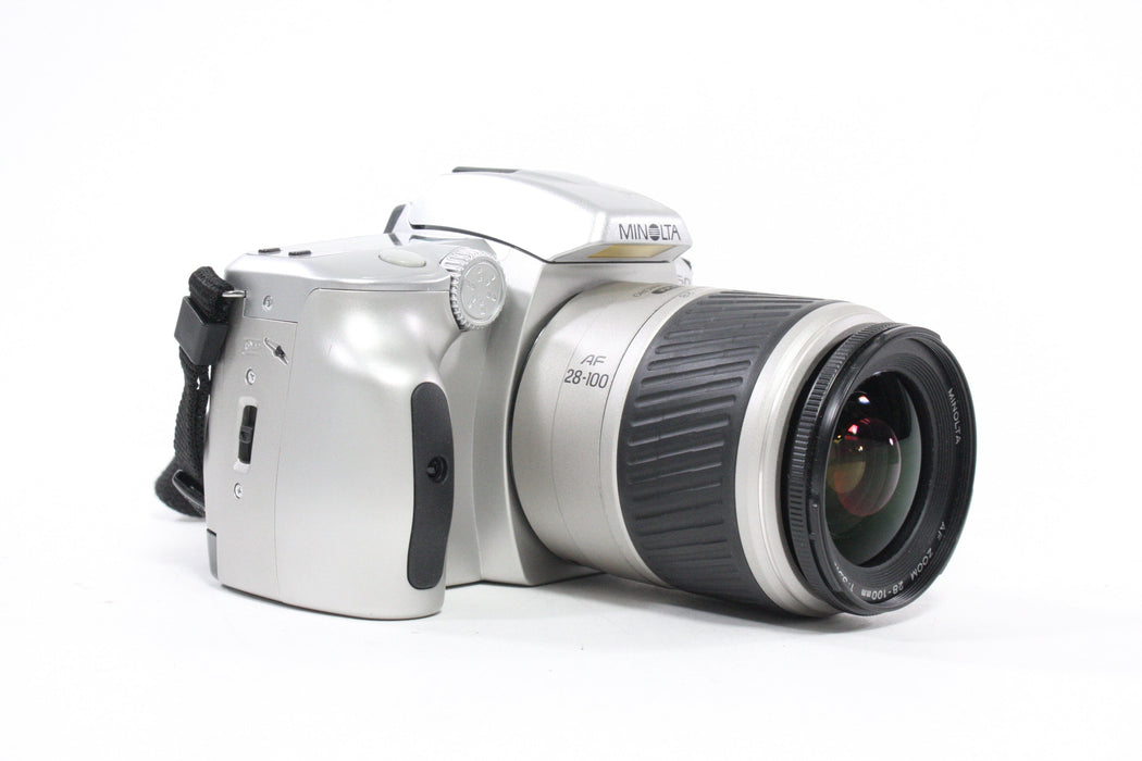 Minolta Maxxum 50 35mm Camera with 28-100mm f/3.5-5.6 Lens