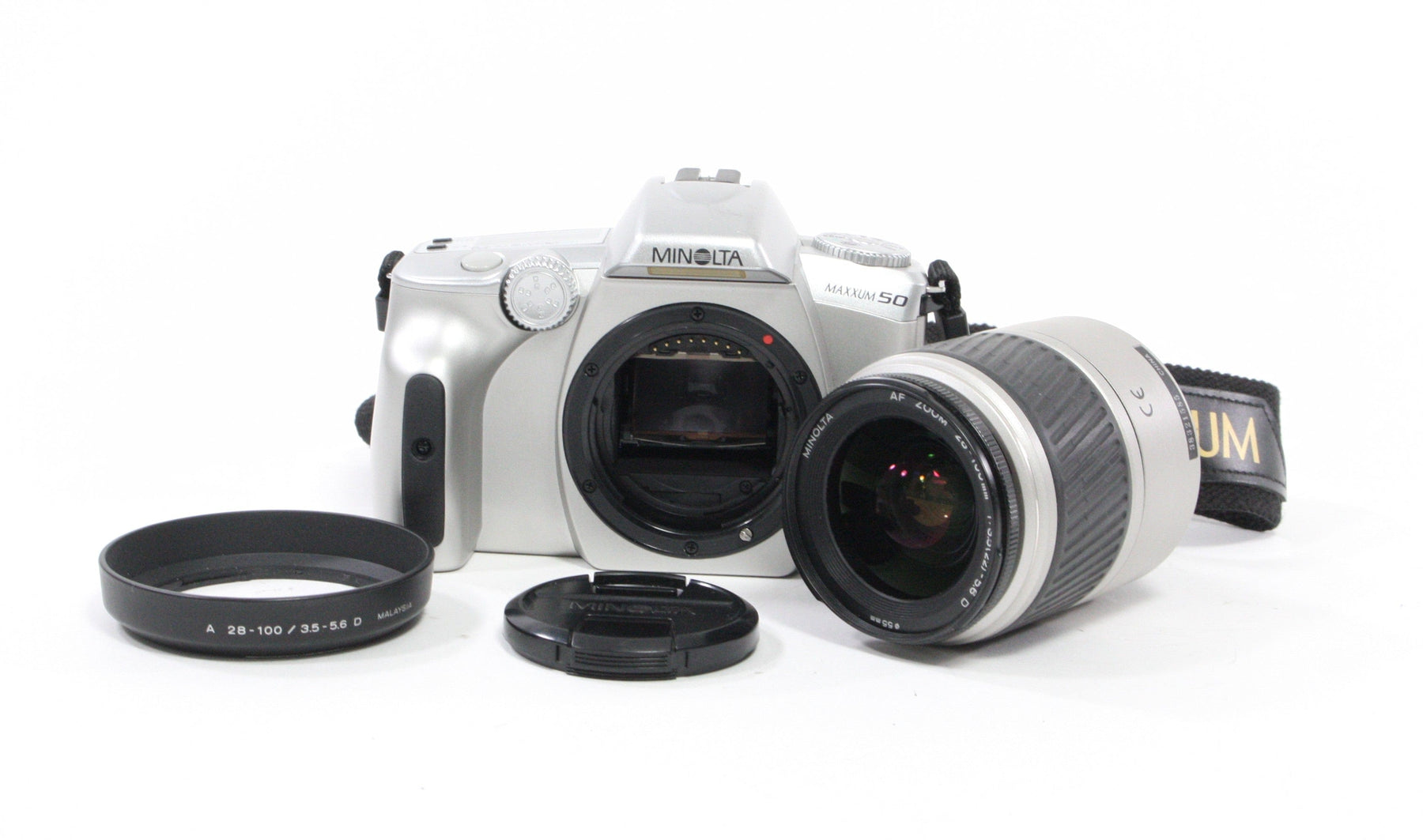 Minolta Maxxum 50 35mm Camera with 28-100mm f/3.5-5.6 Lens