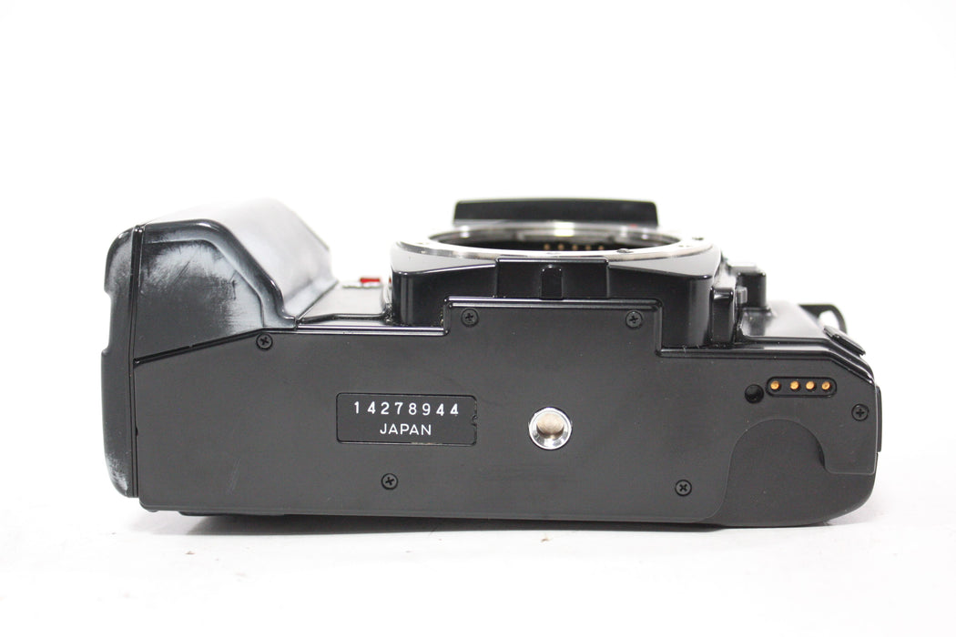 Minolta Maxxum 7000 AF 35mm SLR Camera with 28-85mm f/3.5-4.5 AF Zoom Lens