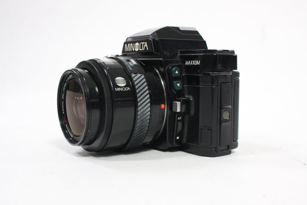 Minolta Maxxum 7000 AF with 35-70mm f/4 Lens