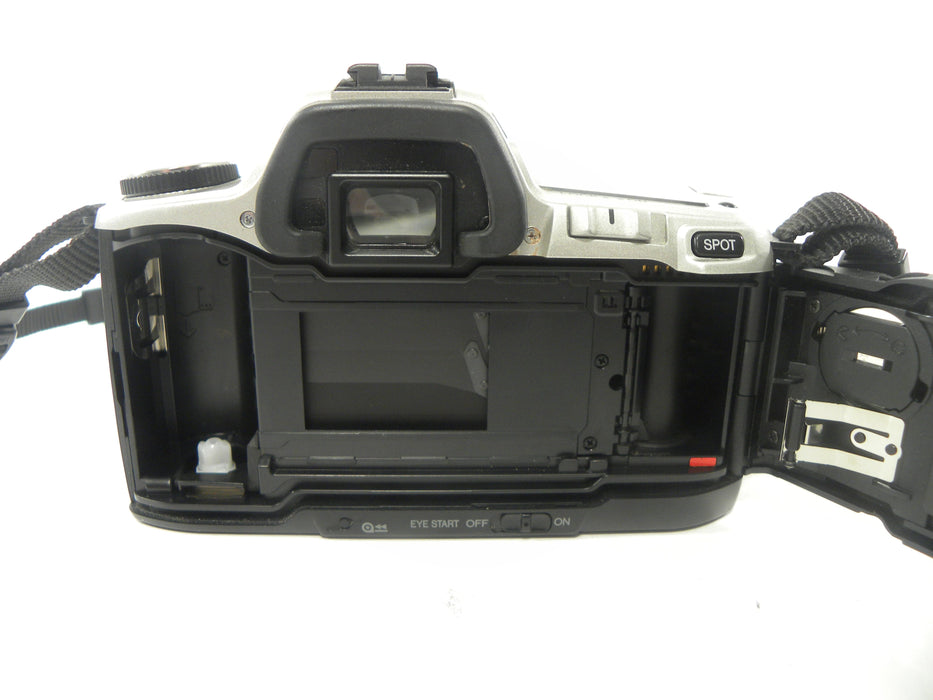 Minolta Maxxum XTsi 35mm SLR w/Maxxum AF 28-80mm f3.5-5.6