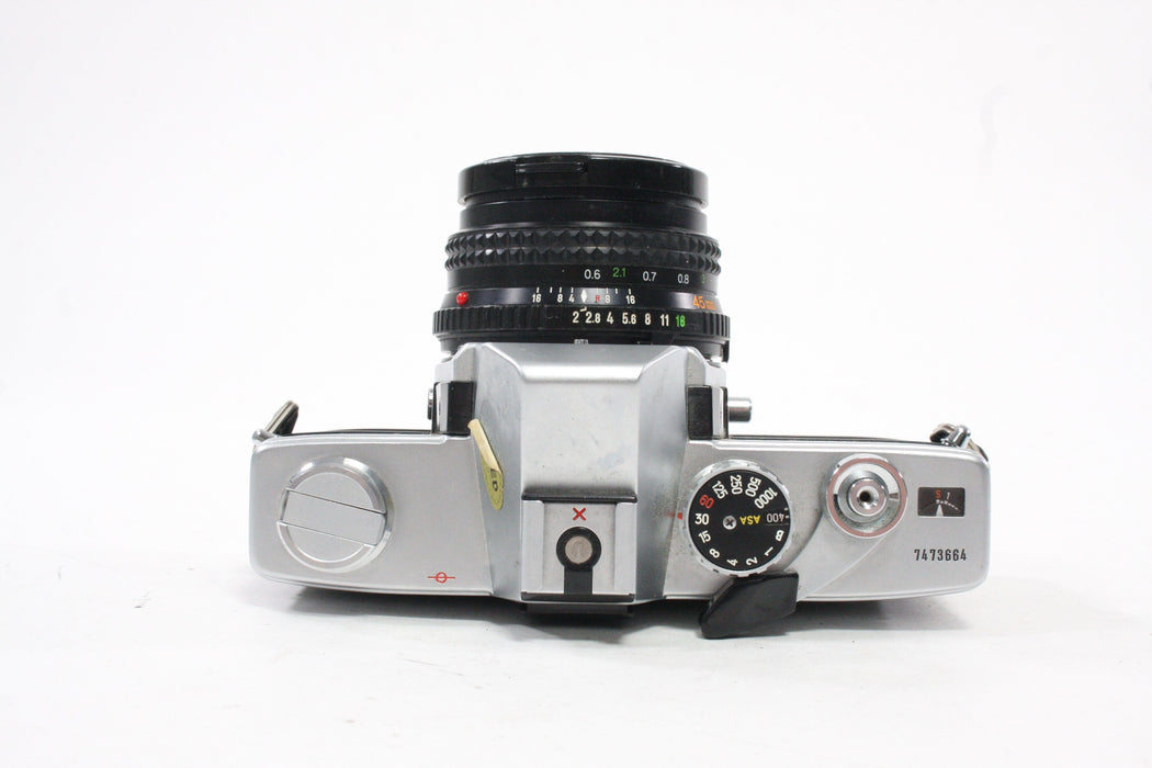 Minolta SRT 200 35mm SLR Camera with Minolta 50mm f/1.7 Lens