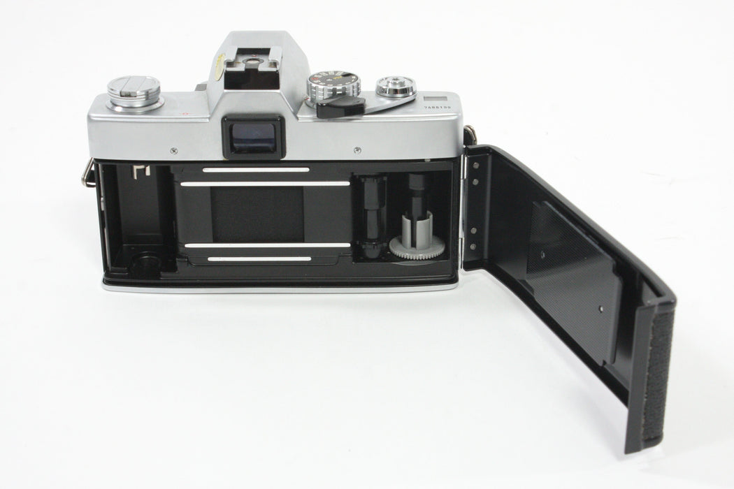 Minolta SRT-200 with 45mm f/2 Lens