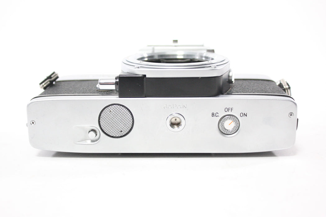 Minolta SRT 202 35mm SLR Camera with Minolta 50mm f/1.7 Lens for MD Mount