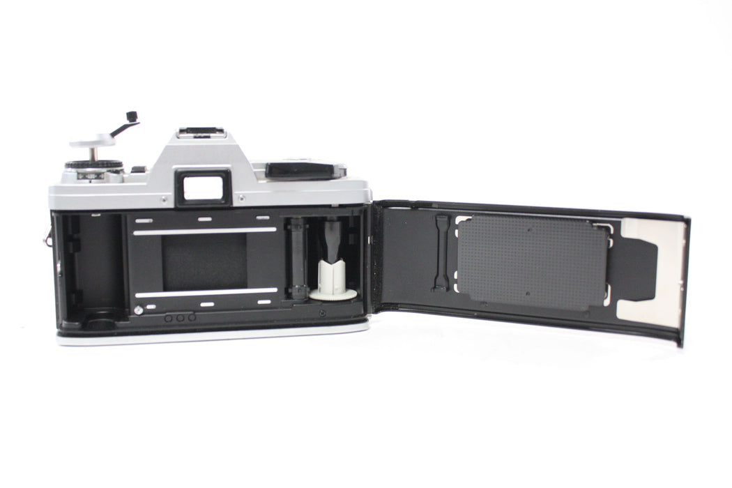 Minolta X-370 35mm SLR Camera with Minolta 50mm f/1.7 Lens for MD Mount