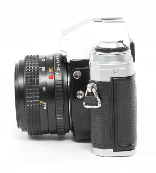 Minolta X-370 with 50mm f/1.7 lens