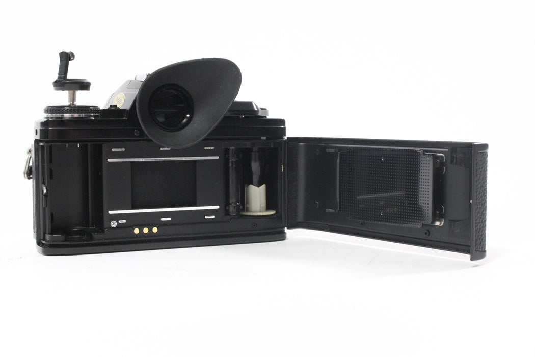 Minolta X-700 35mm SLR Camera with 50mm f/1.7 Lens