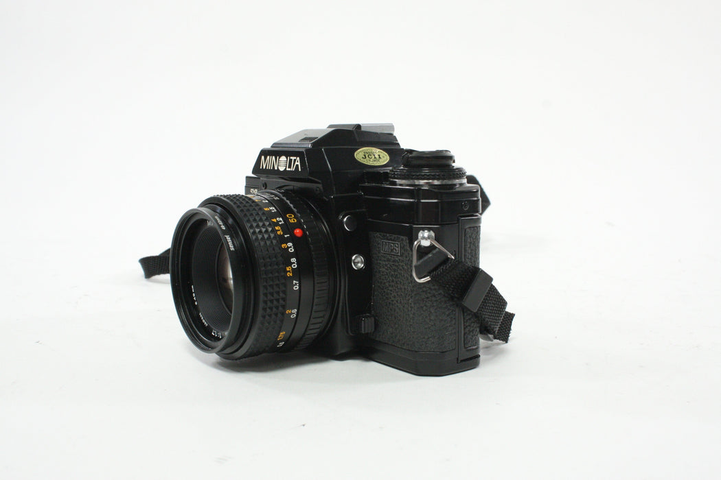 Minolta X-700 35mm SLR Camera with 50mm f/1.7 MD Lens