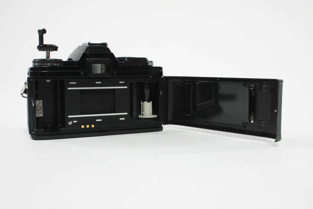 Minolta X-700 35mm SLR Camera with 50mm f/1.7 MD Mount
