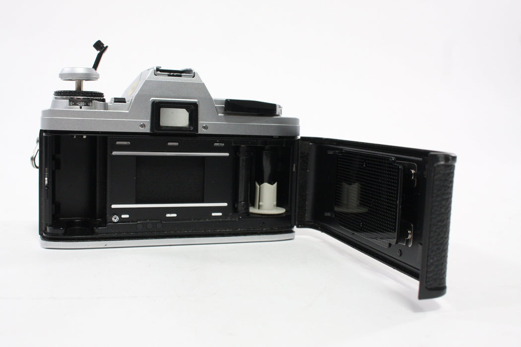 Minolta X370 35mm SLR Camera with 50mm f/1.7 Lens