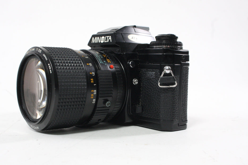 Minolta X700 35mm SLR Camera With 35-70mm f/3.5 Lens