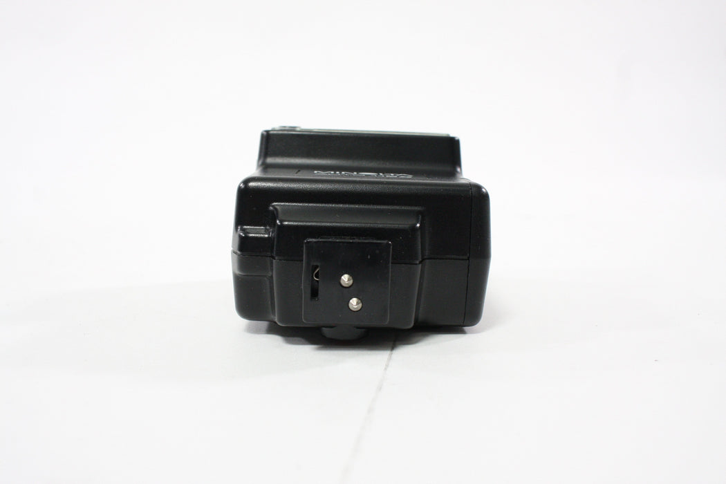 Minolta XG7 35mm SLR Camera with 50mm f/1.7 Lens with Auto 118X Flash
