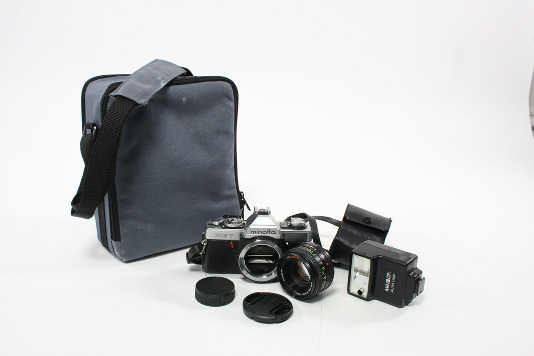 Minolta XG7 35mm SLR Camera with 50mm f/1.7 Lens with Auto 118X Flash