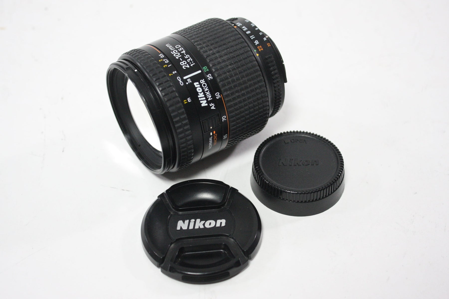Nikon 28-105mm f/3.5-4.5D Nikkor AIS for Nikon F Mount