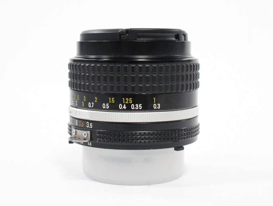 Nikon 28mm f/3.5 AIS Lens for Nikon F Mount