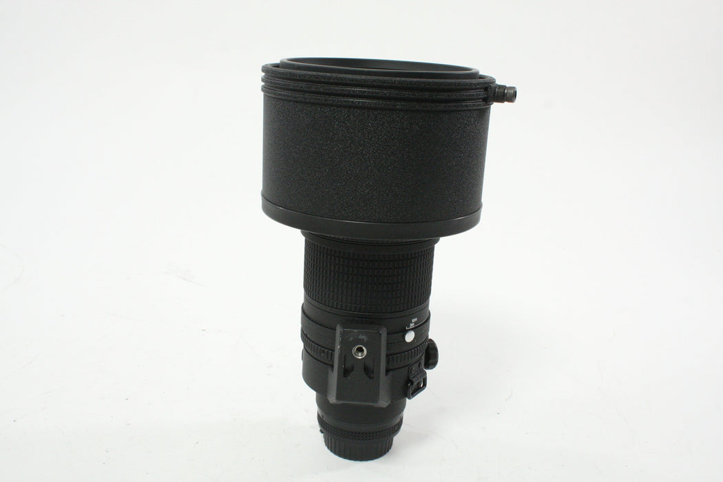 Nikon 300mm f/2.8D ED Autofocus Lens with a CT-303 Hard Shell Case