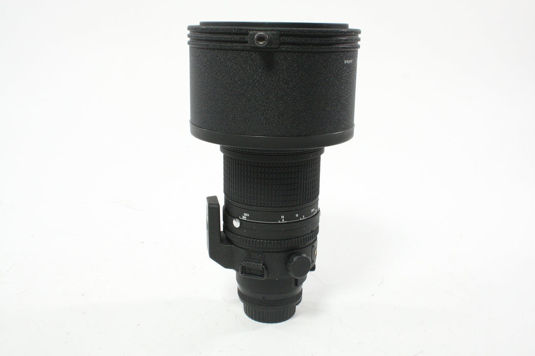 Nikon 300mm f/2.8D ED Autofocus Lens with a CT-303 Hard Shell Case