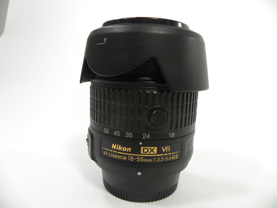 Nikon AF-S Nikkor DX VR 18-55mm f3.5-5.6G II